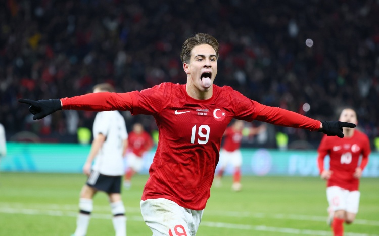 伊尔迪兹对阵科索沃禁区触球10次、成功过人4次，皆为全场最多